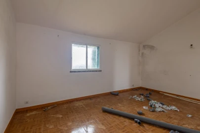 Moradia T2 para Venda em Azoia de Cima e Tremês