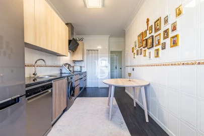 Apartamento T3 para Venda em Marvila, Ribeira Santarém, São Salvador, São Nicolau