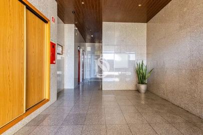 Apartamento T3 para Venda em Marvila, Ribeira Santarém, São Salvador, São Nicolau