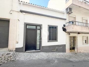 Moradia T3 para Venda em Marvila, Ribeira Santarém, São Salvador, São Nicolau