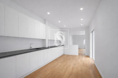 Moradia T3 para Venda em Azoia de Cima e Tremês