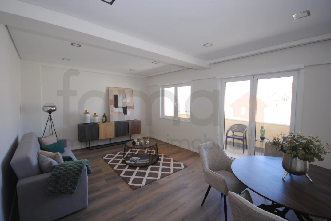 Apartamento T3 para Venda em Benfica Foto 1
