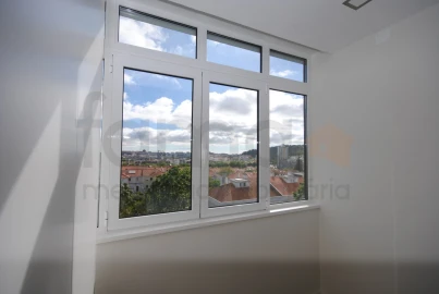 Apartamento T3 para Venda em Benfica