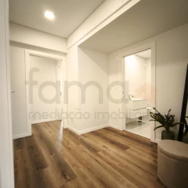 Apartamento T3 para Venda em Benfica