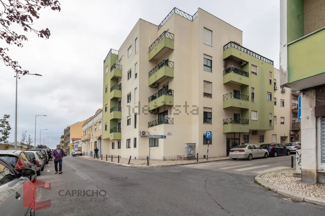 Apartamento T3 para Arrendamento em Barreiro e Lavradio Foto 1