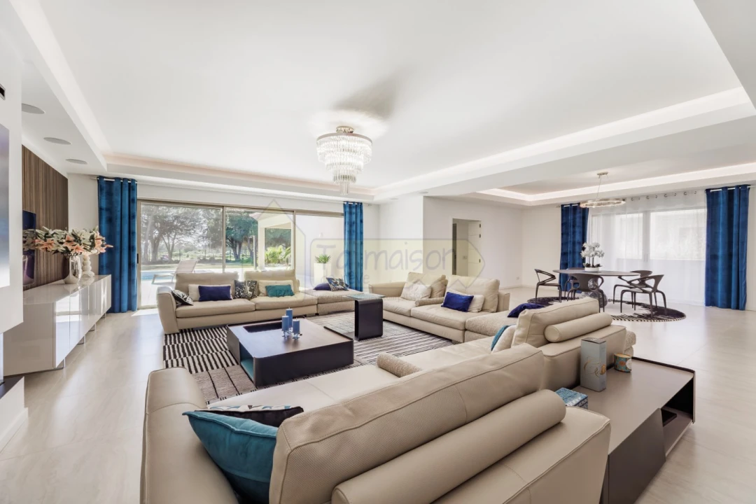 Moradia T5 para Venda em Quarteira Foto 2