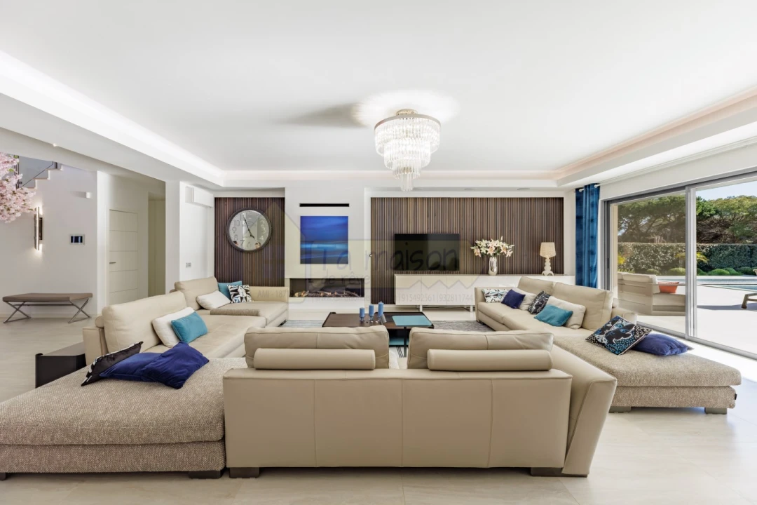 Moradia T5 para Venda em Quarteira Foto 3