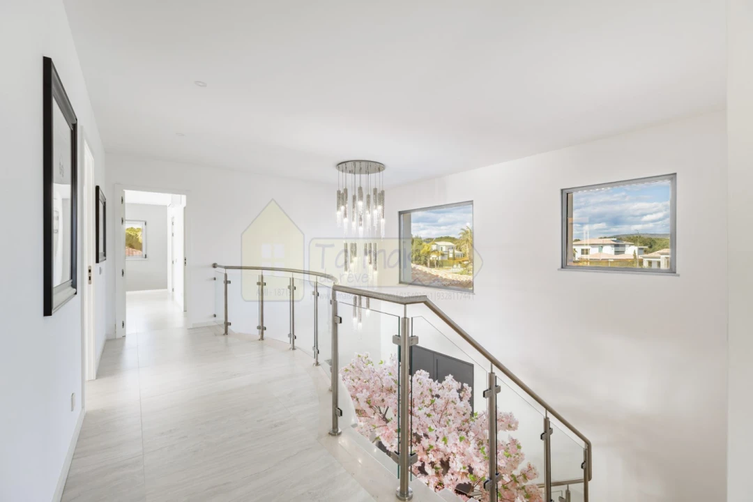 Moradia T5 para Venda em Quarteira Foto 19