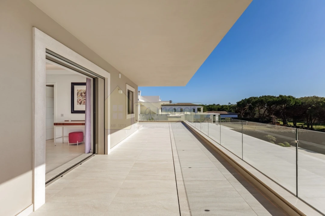 Moradia T5 para Venda em Quarteira Foto 34