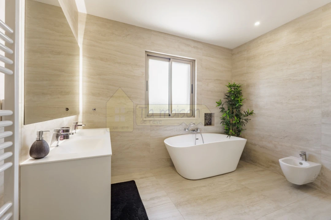 Moradia T5 para Venda em Quarteira Foto 55