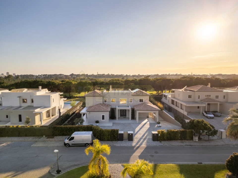 Moradia T5 para Venda em Quarteira Foto 69