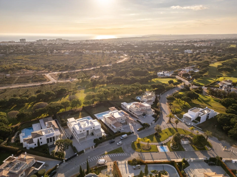 Moradia T5 para Venda em Quarteira Foto 72