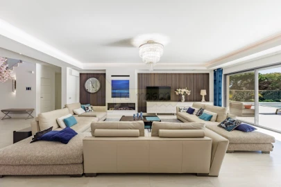 Moradia T5 para Venda em Quarteira