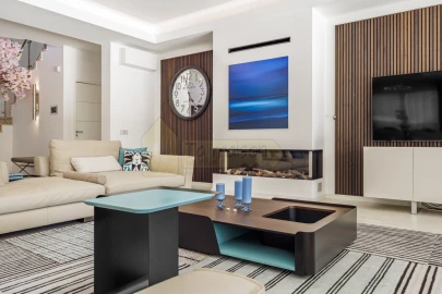 Moradia T5 para Venda em Quarteira