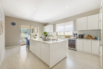 Moradia T5 para Venda em Quarteira