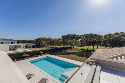 Moradia T5 para Venda em Quarteira