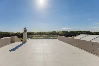 Moradia T5 para Venda em Quarteira