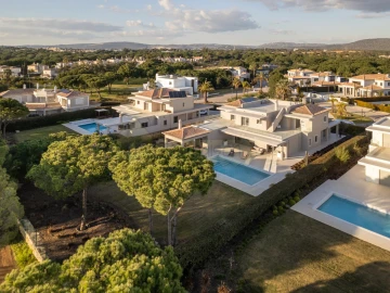 Moradia T5 para Venda em Quarteira