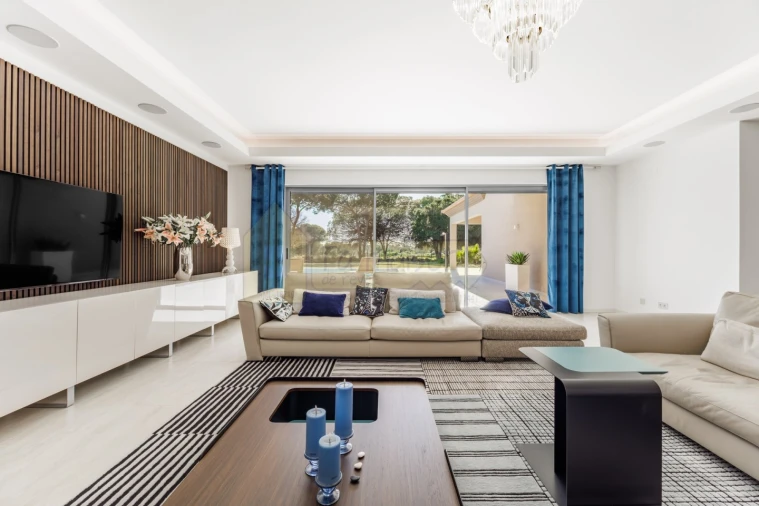 Moradia T5 para Venda em Quarteira Foto 6