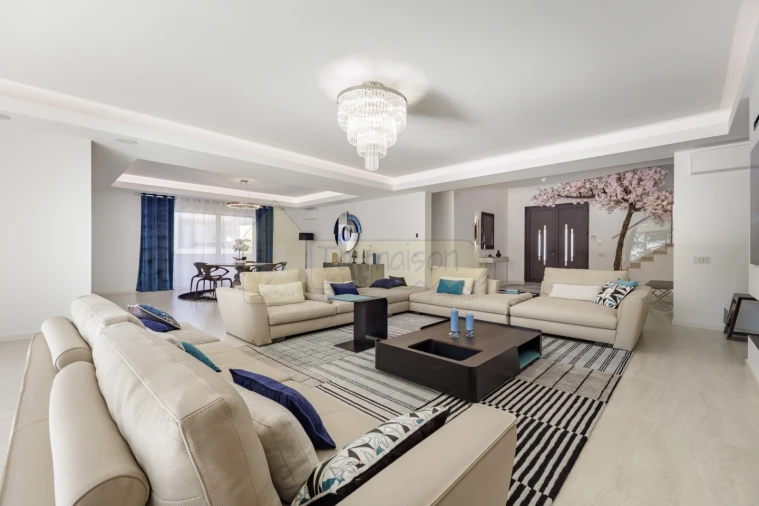 Moradia T5 para Venda em Quarteira Foto 8