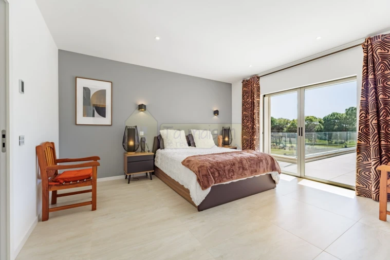 Moradia T5 para Venda em Quarteira Foto 20