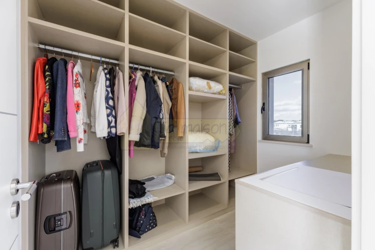 Moradia T5 para Venda em Quarteira Foto 23