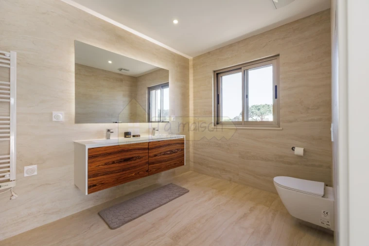 Moradia T5 para Venda em Quarteira Foto 25