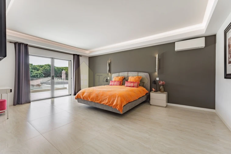 Moradia T5 para Venda em Quarteira Foto 28