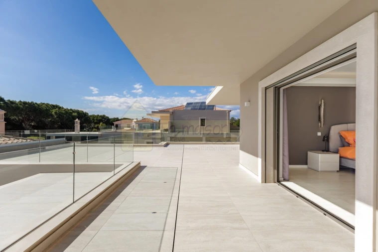 Moradia T5 para Venda em Quarteira Foto 33