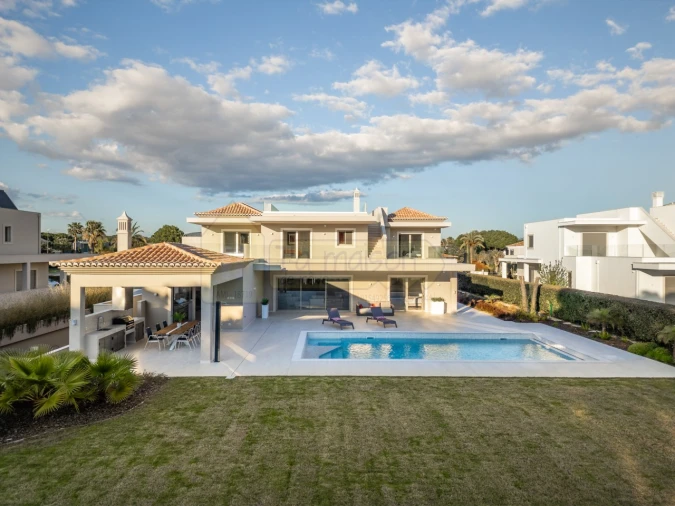 Moradia T5 para Venda em Quarteira Foto 36