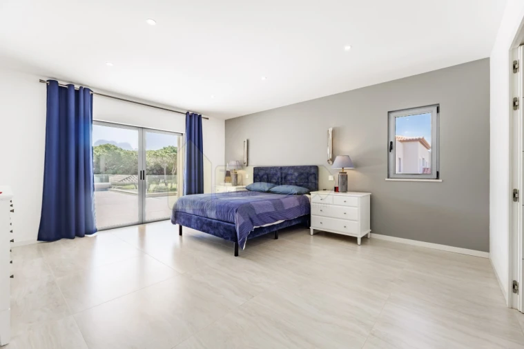 Moradia T5 para Venda em Quarteira Foto 39