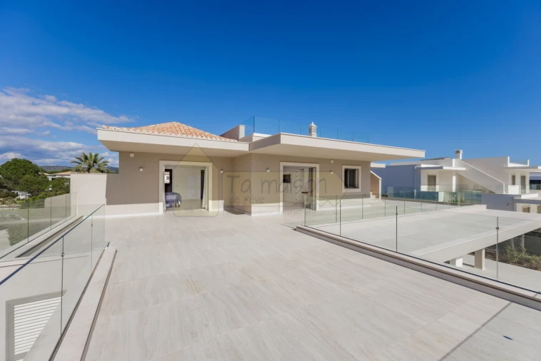 Moradia T5 para Venda em Quarteira Foto 43