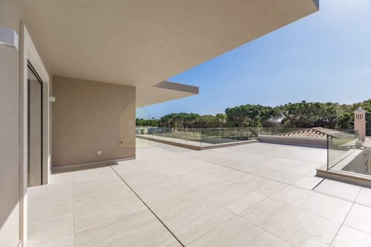 Moradia T5 para Venda em Quarteira Foto 44