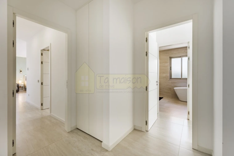 Moradia T5 para Venda em Quarteira Foto 53