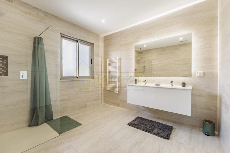 Moradia T5 para Venda em Quarteira Foto 60