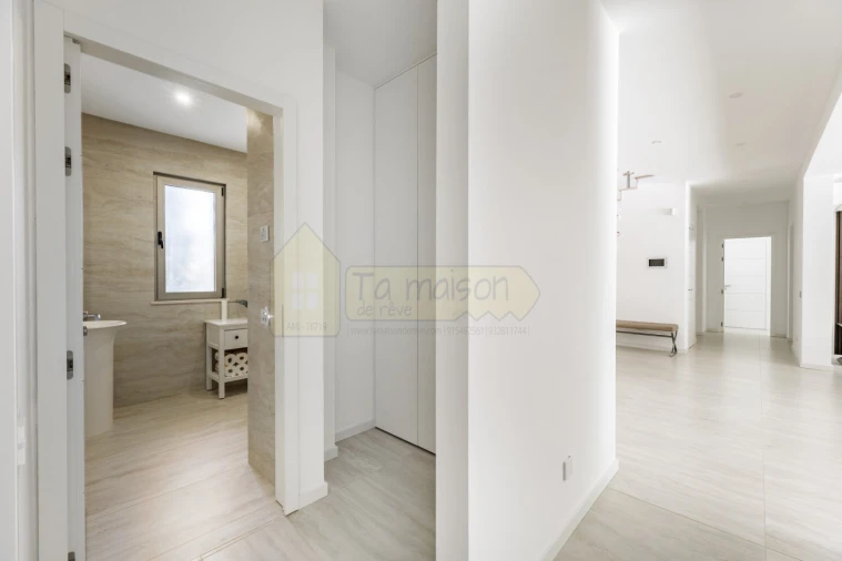 Moradia T5 para Venda em Quarteira Foto 61