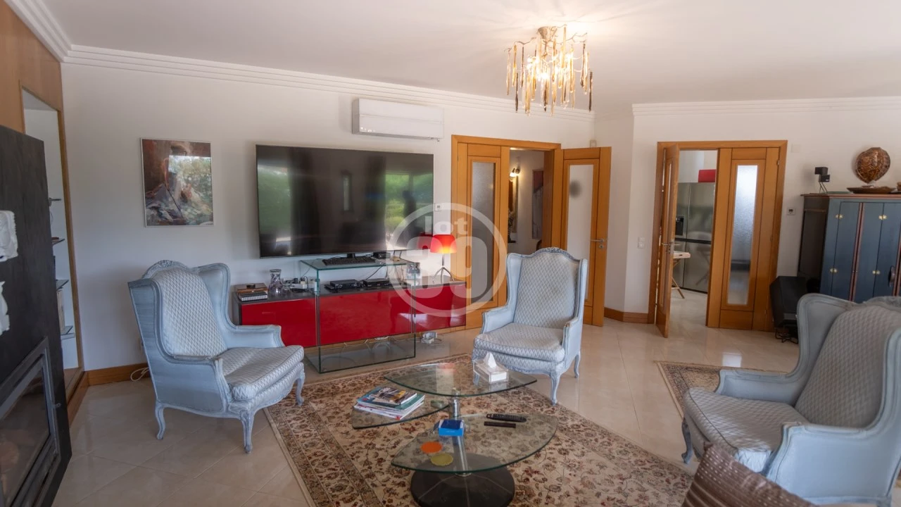 Moradia T4 para Venda em Albufeira e Olhos de Água Foto 10