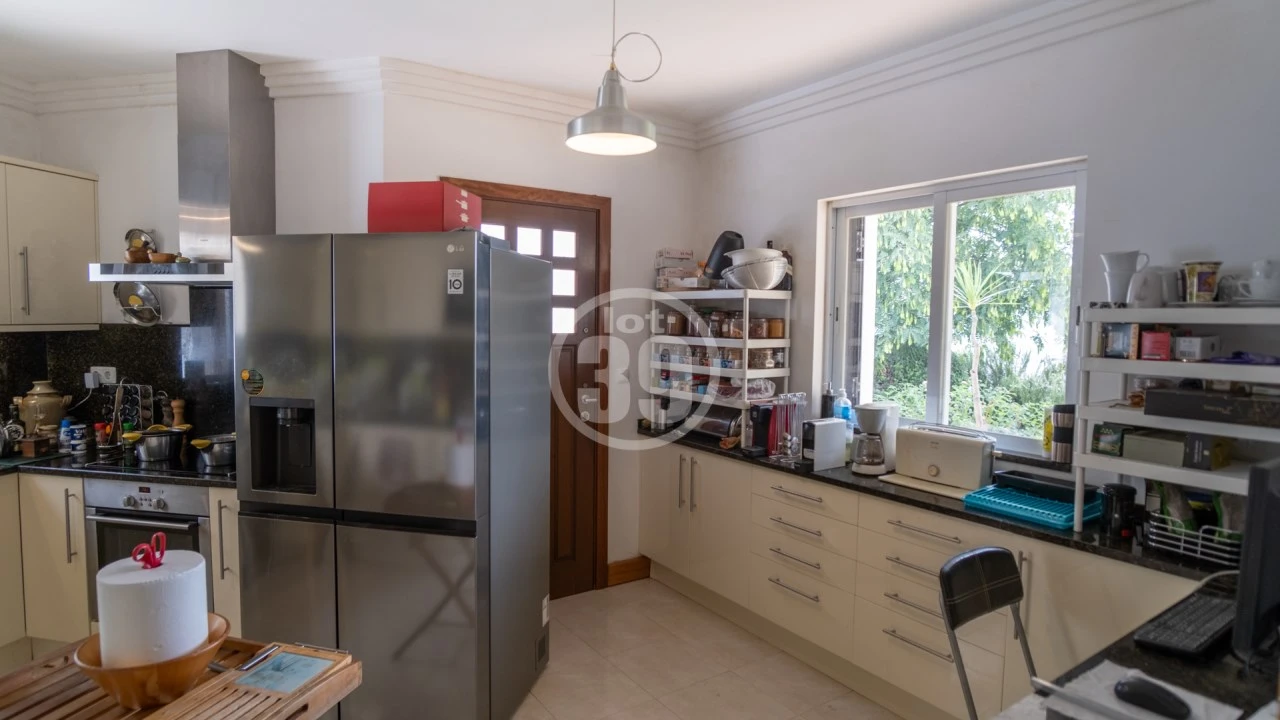 Moradia T4 para Venda em Albufeira e Olhos de Água Foto 13