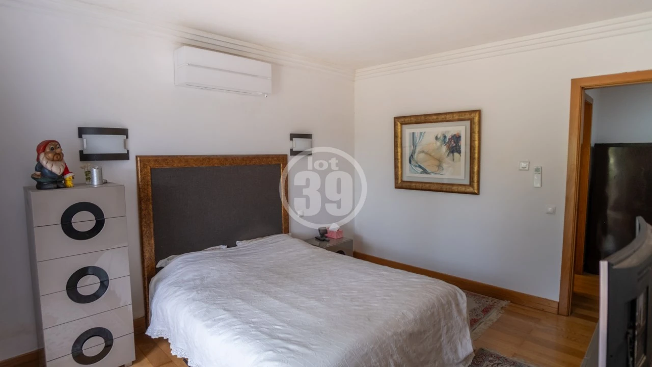 Moradia T4 para Venda em Albufeira e Olhos de Água Foto 16