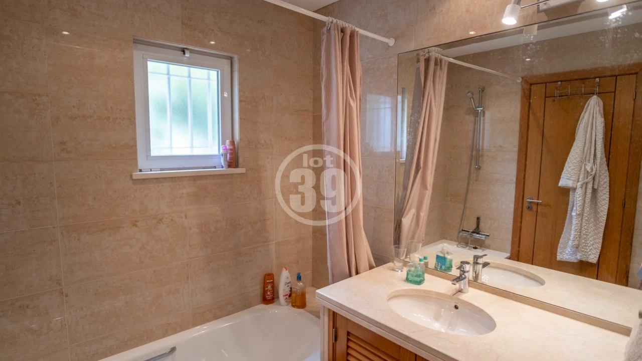 Moradia T4 para Venda em Albufeira e Olhos de Água Foto 23