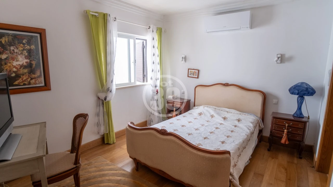 Moradia T4 para Venda em Albufeira e Olhos de Água Foto 25