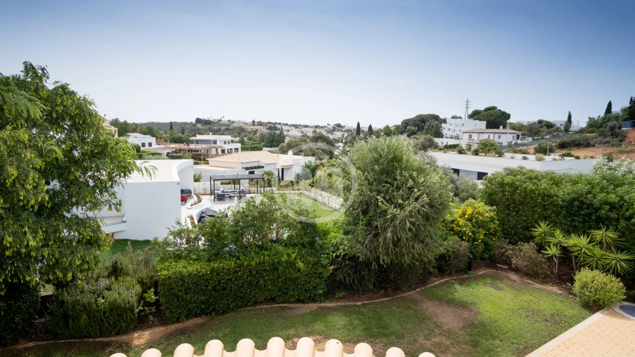 Moradia T4 para Venda em Albufeira e Olhos de Água Foto 34