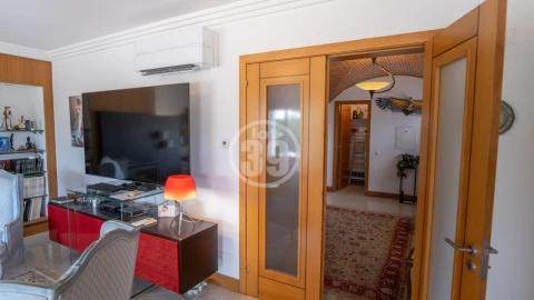 Moradia T4 para Venda em Albufeira e Olhos de Água