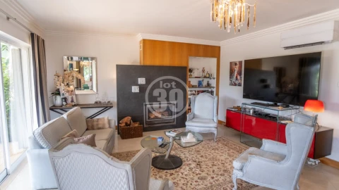 Moradia T4 para Venda em Albufeira e Olhos de Água
