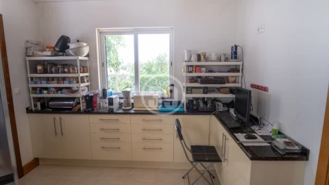 Moradia T4 para Venda em Albufeira e Olhos de Água
