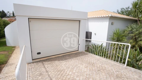 Moradia T4 para Venda em Albufeira e Olhos de Água