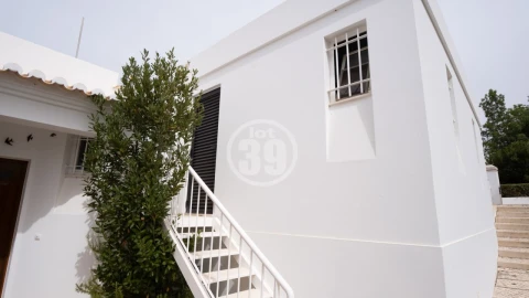 Moradia T4 para Venda em Albufeira e Olhos de Água