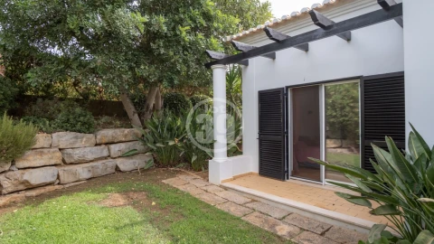 Moradia T4 para Venda em Albufeira e Olhos de Água