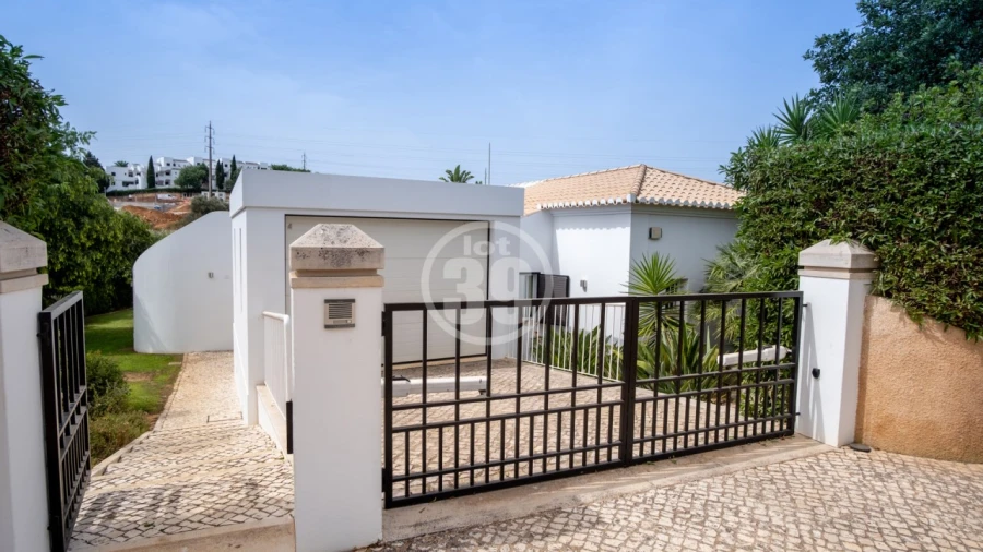 Moradia T4 para Venda em Albufeira e Olhos de Água Foto 3