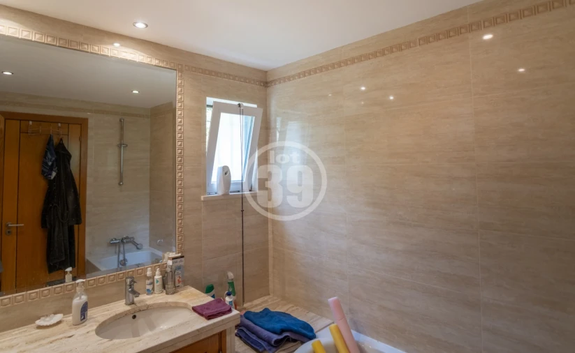 Moradia T4 para Venda em Albufeira e Olhos de Água Foto 18